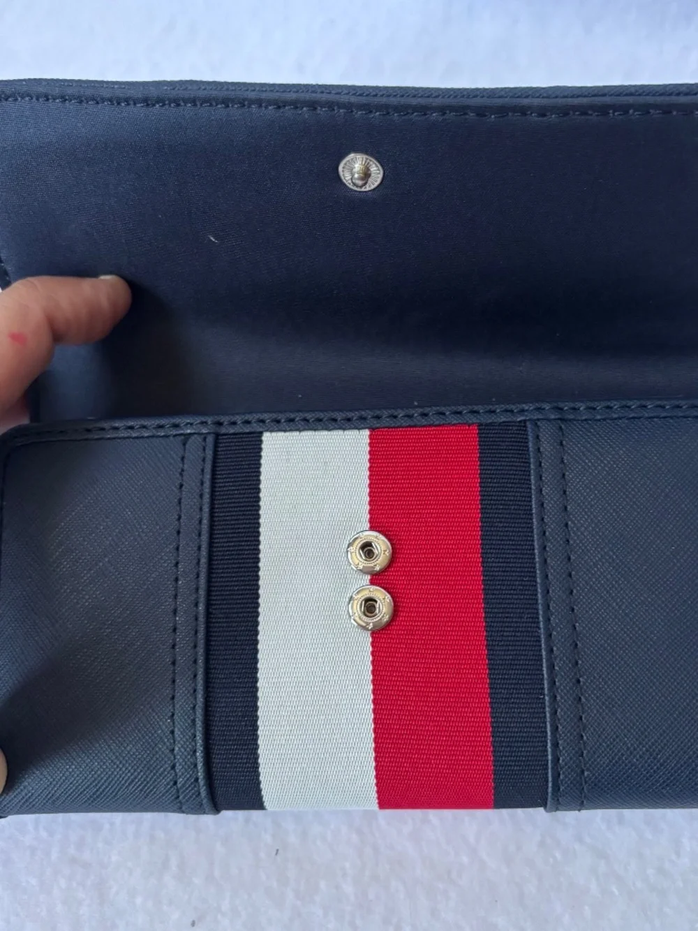 NWT Tommy Hilfiger Navy Stripe Trifold Wallet In Box